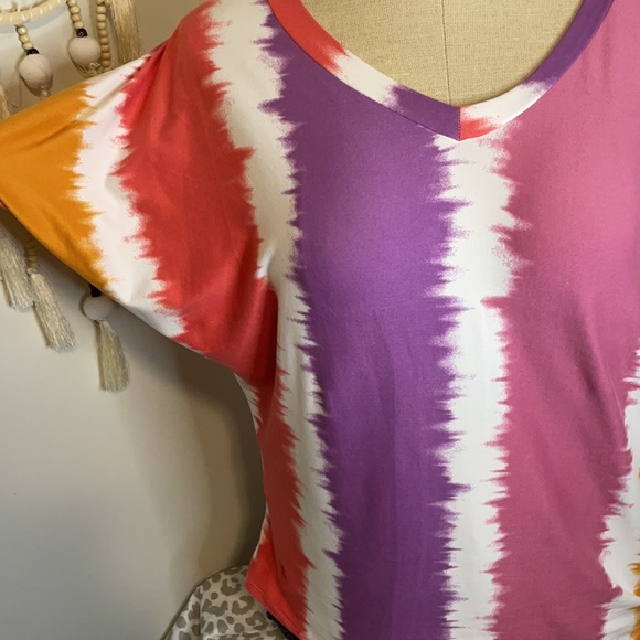 Honeyme V Neck Top - Picture 2 of 6